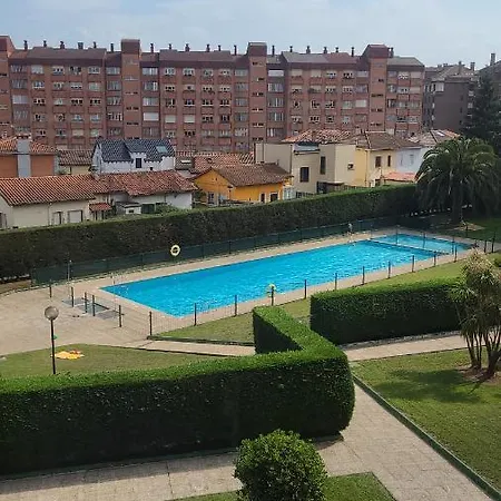 Apartamento Con Piscina Y Garaje Χιχόν