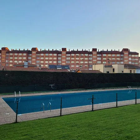 Apartamento Con Piscina Y Garaje